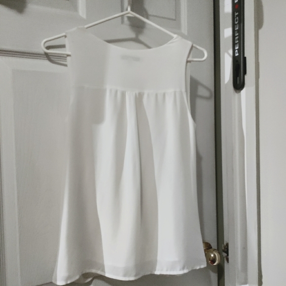 White draped v-neck tank, sz S - Picture 3 of 6